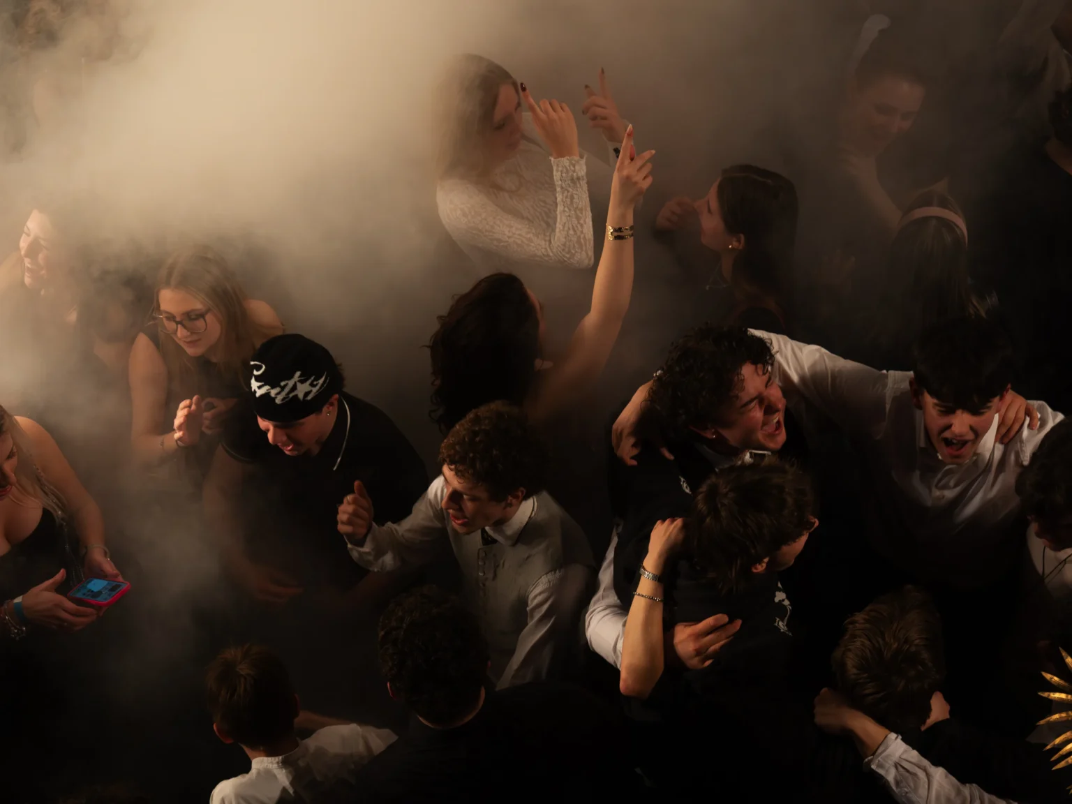 People partying in Nightclub 1